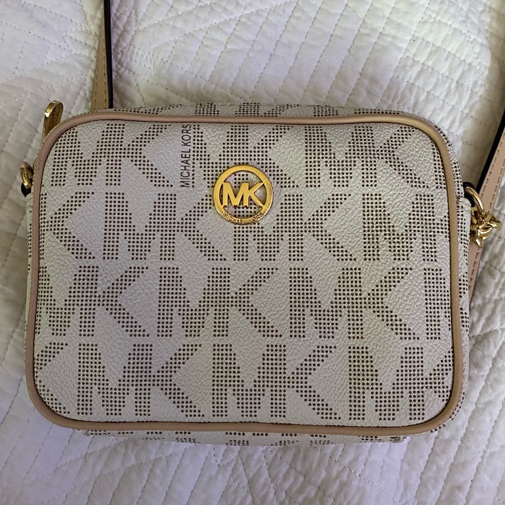 Michael Kors jet set vanilla Crossbody bag